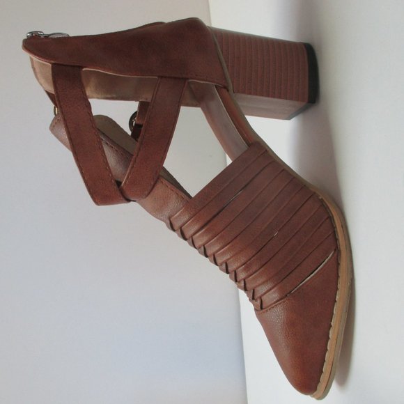 Womans Brown Faux Leather Strap Ankle Shoe Size 8 High Heal - Picture 8 of 10